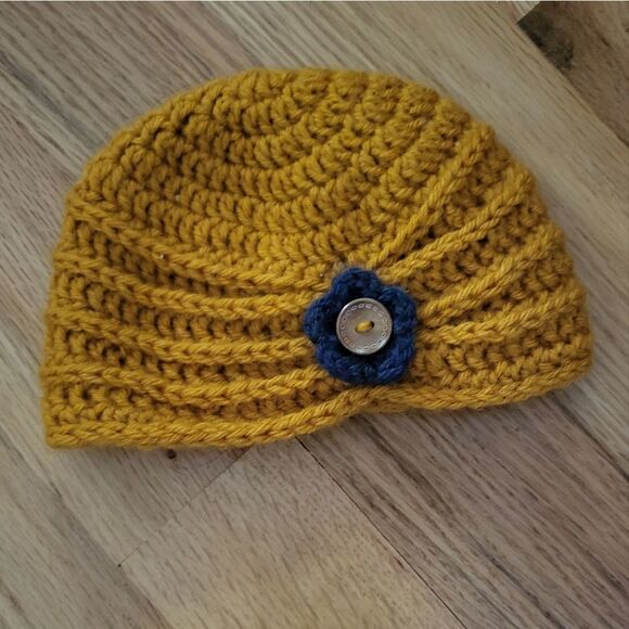 Hand Knitted Turban Style Baby Winter Cap - Picture 5 of 6